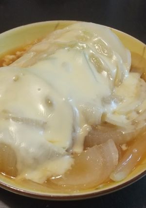 食べ易い！チーズ乗せ新玉ねぎのレンジ蒸し-レシピのメイン写真