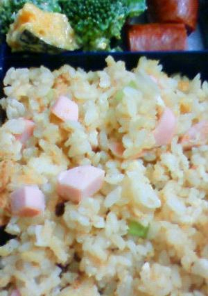 お魚ソーセージでチャーハン-レシピのメイン写真