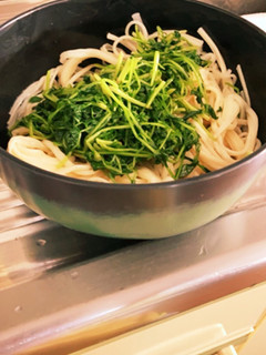 豆苗たっぷりうどん-レシピのメイン写真