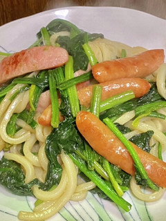 ほうれん草とソーセージの焼きうどん-レシピのメイン写真