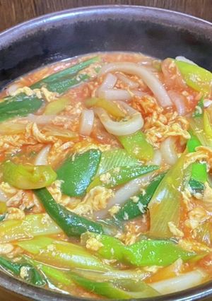 トマトジュースで九条ネギの卵とじうどん-レシピのメイン写真