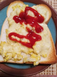 斬新!茹で卵とチーズのトースト-レシピのメイン写真