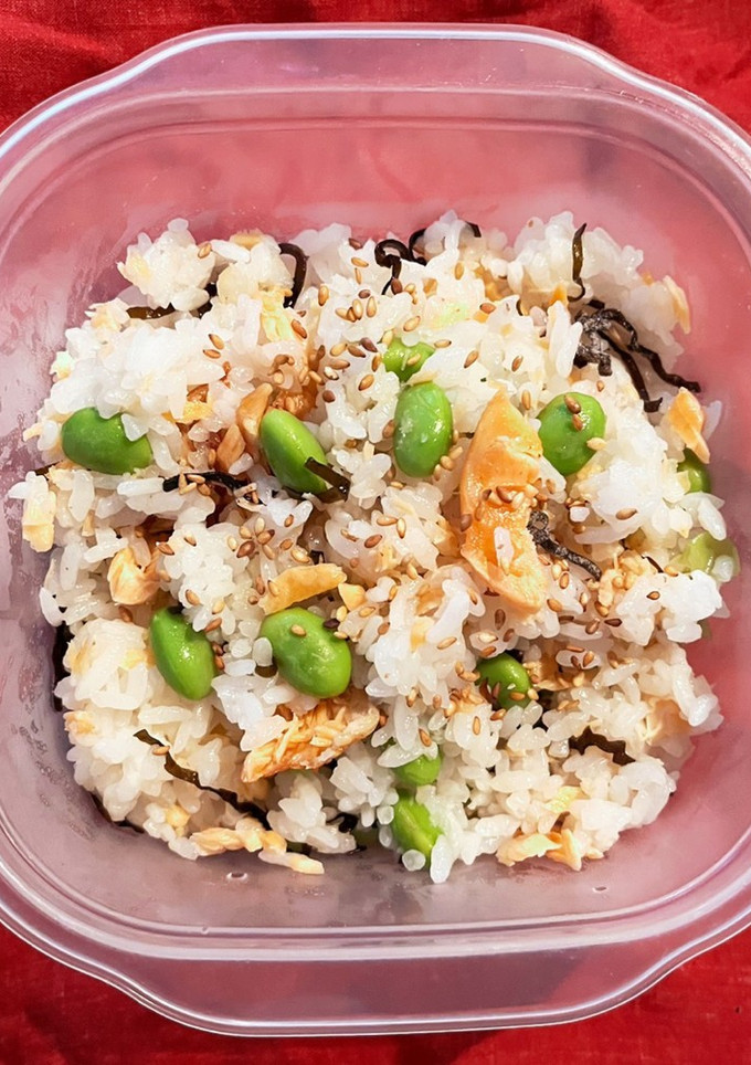 鮭と枝豆と塩昆布の混ぜご飯★時短弁当に！-レシピのメイン写真