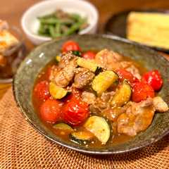 รูปของ 夏野菜と鶏肉の旨辛餡かけ