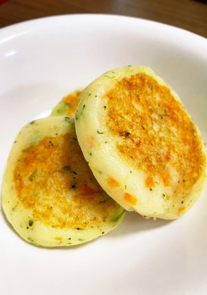 じゃがいも♪簡単野菜入りいももち-レシピのメイン写真