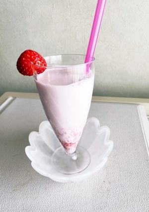 手作りソースで 苺ミルク-レシピのメイン写真