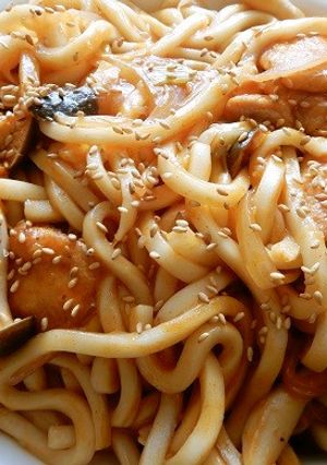 うどんで　トッポキ味　プラントベース-レシピのメイン写真