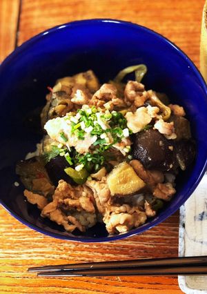 なすと豚肉のピリ辛丼-レシピのメイン写真