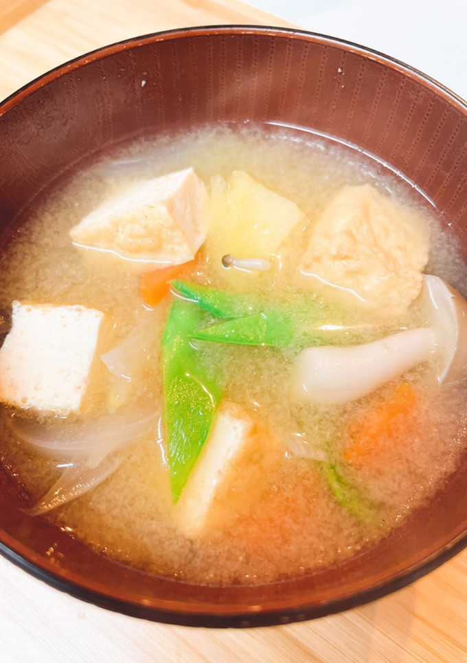 絹さやと厚揚げの味噌汁-レシピのメイン写真