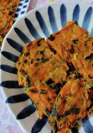野菜嫌いに♪お好み焼き粉で洋風チヂミ風-レシピのメイン写真