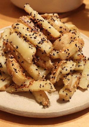 新じゃがのメープル胡麻がらめ-レシピのメイン写真
