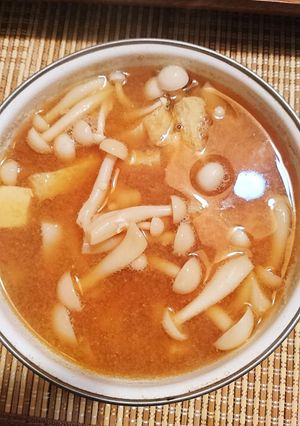 豆腐とブナピーと揚げのお味噌汁-レシピのメイン写真
