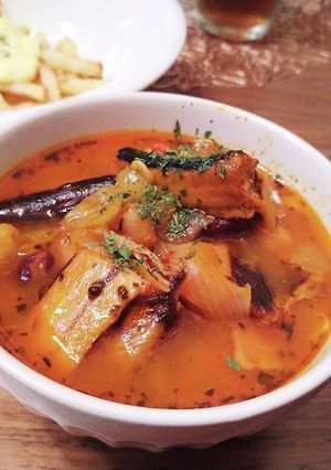 骨まで食べる♪サンマ干物でトマトスープ-レシピのメイン写真