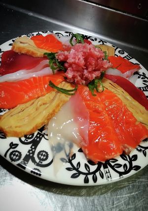 色良し海鮮丼w❨(@≧↺≦@)❩>wノ-レシピのメイン写真