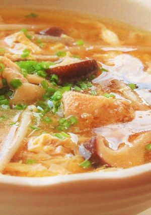 鶏もも肉と椎茸ともやしの卵スープ（酸辣湯-レシピのメイン写真