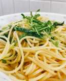 市販のたらこパスタソースで豆苗inパスタ