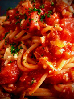 ワンポットでトマトと鯖缶の煮込みパスタ-レシピのメイン写真