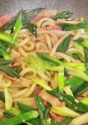 九条ネギとベーコンの焼きうどん-レシピのメイン写真