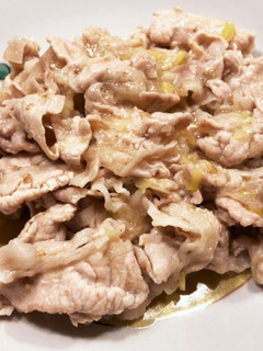 豚バラをさっぱりと!胡麻檸檬葱塩炒め♪-レシピのメイン写真