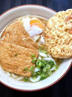 余った寿司用稲荷揚げで、キツネうどん-レシピのメイン写真