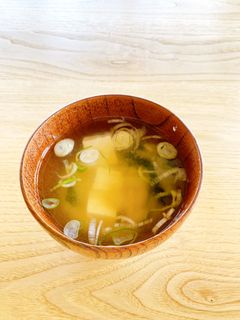 豆腐とわかめの味噌汁-レシピのメイン写真