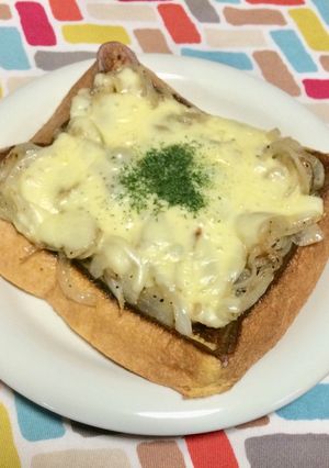 超簡単☆旨味堪能！オニオングラタンパン-レシピのメイン写真