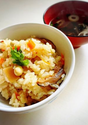 市販の炊き込みご飯に具をプラス-レシピのメイン写真