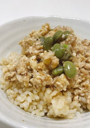 豆腐と鶏むねひき肉のそぼろ丼-レシピのメイン写真