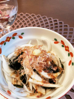 新玉ねぎとわかめのポン酢醤油がけ-レシピのメイン写真