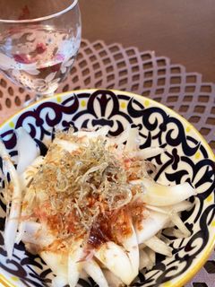 シロさんの新玉ねぎのおかかじゃこ和え-レシピのメイン写真