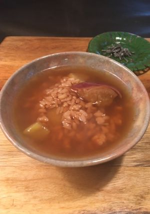 ハブ茶で香ばしい！さつま芋の茶粥-レシピのメイン写真