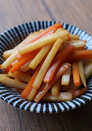 パリポリ食感♪大根の皮と人参のきんぴら-レシピのメイン写真