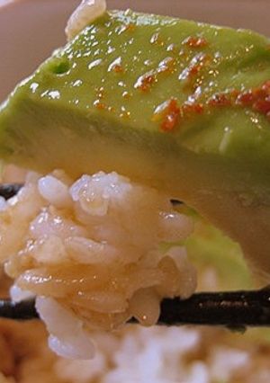 簡単でウマ！アボカドバタ醤油丼-レシピのメイン写真
