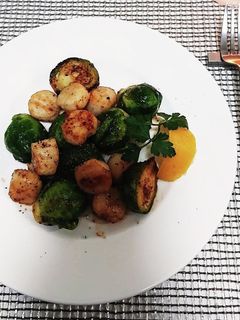 ホタテと芽キャベツのバター炒め-レシピのメイン写真