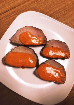 低温蒸し豚のハリッサヨーグルトソース添え-レシピのメイン写真