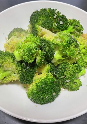 ブロッコリーのアンチョビ炒め-レシピのメイン写真