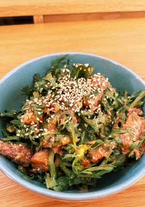 春菊と鯖味噌缶の簡単サラダ-レシピのメイン写真