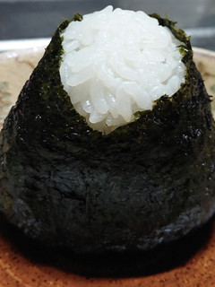 おにぎりの海苔にはお醤油を塗って♪-レシピのメイン写真
