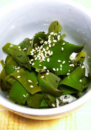 ☆簡単♪メカブ(茎わかめ)の梅酢風味-レシピのメイン写真