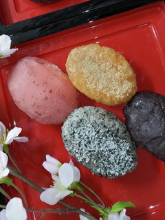 つぶ餡•桜餡•きな粉黒ごま•の【ぼた餅】-レシピのメイン写真