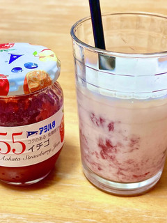 いちごジャムで作る簡単ストロベリーミルク-レシピのメイン写真