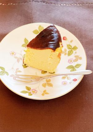 混ぜて焼くだけ！バスクチーズケーキ-レシピのメイン写真