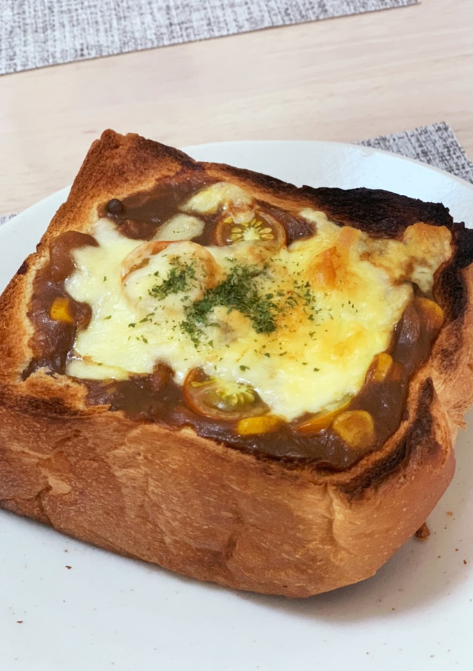 残りのカレーでカフェ風トースト-レシピのメイン写真