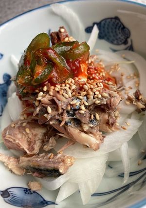 ごま油香る♪やみつき鯖缶玉ねぎサラダ♫-レシピのメイン写真