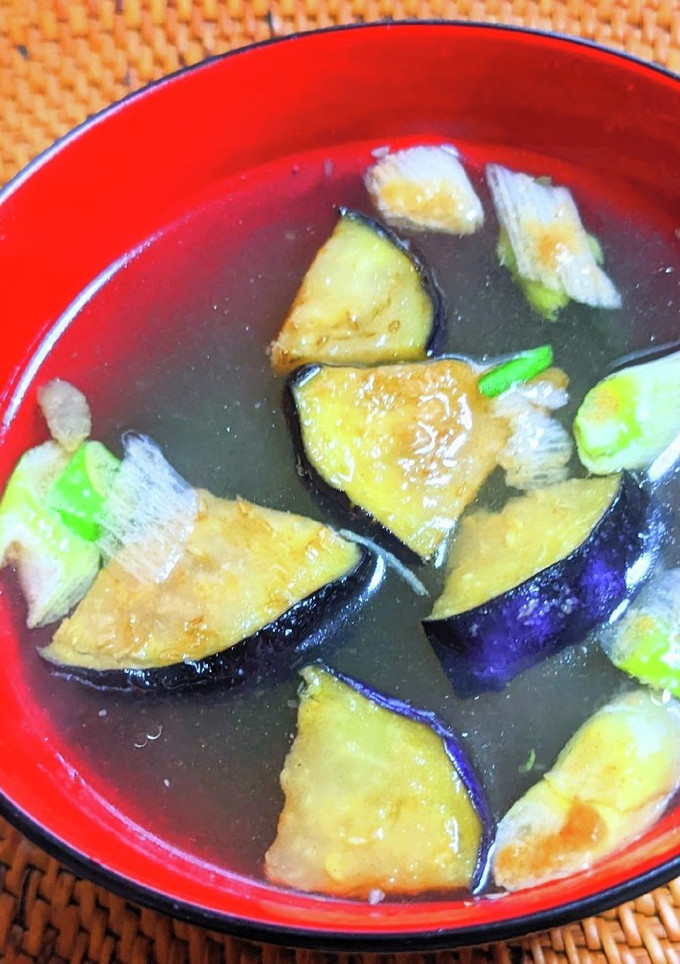 揚げ茄子とわかめの味噌汁-レシピのメイン写真