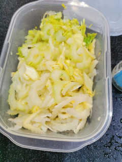 セロリとおつまみいかのサラダ-レシピのメイン写真