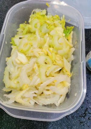 セロリとおつまみいかのサラダ-レシピのメイン写真