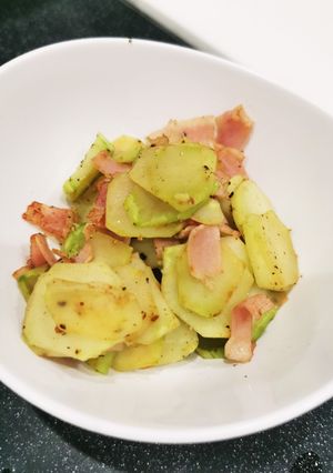 ブロッコリーの茎炒め-レシピのメイン写真