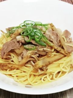 超簡単!豚肉とゴボウ・舞茸の旨辛パスタ!-レシピのメイン写真