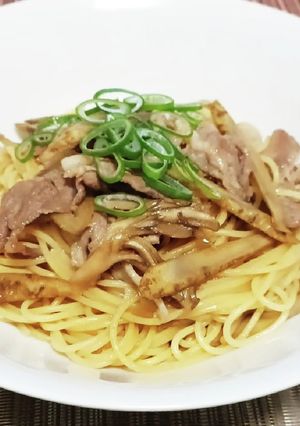超簡単！豚肉とゴボウ・舞茸の旨辛パスタ！-レシピのメイン写真